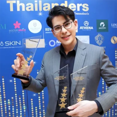 หมอธีร์ รับรางวัล ไทยแลนด์เดอร์ 576
